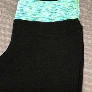 Lane Bryant livi active Capri yoga pants 22/24